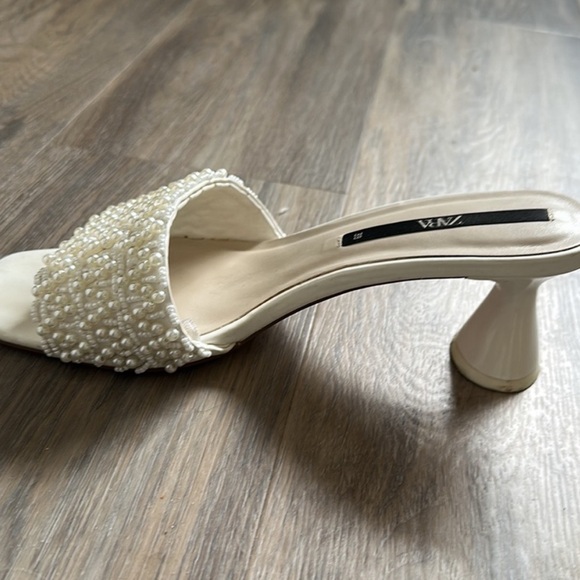 Zara White Ivory Pearled Sandals - size 39 (8.5) - Picture 2 of 2